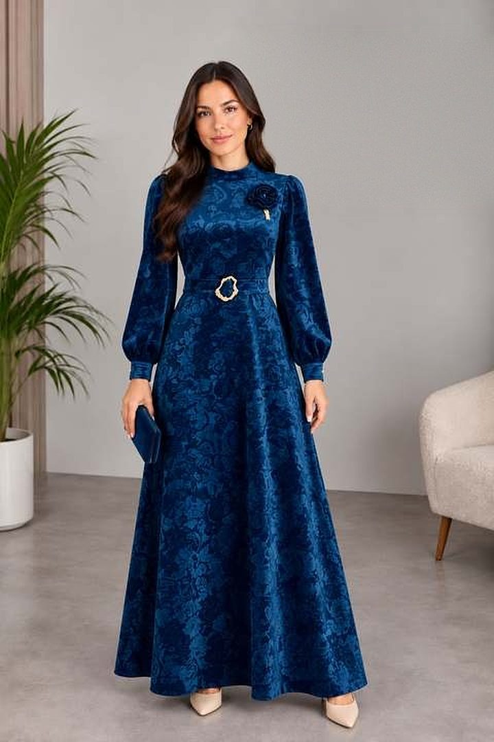 Kadife Damask Broşlu Elbise — görsel 1